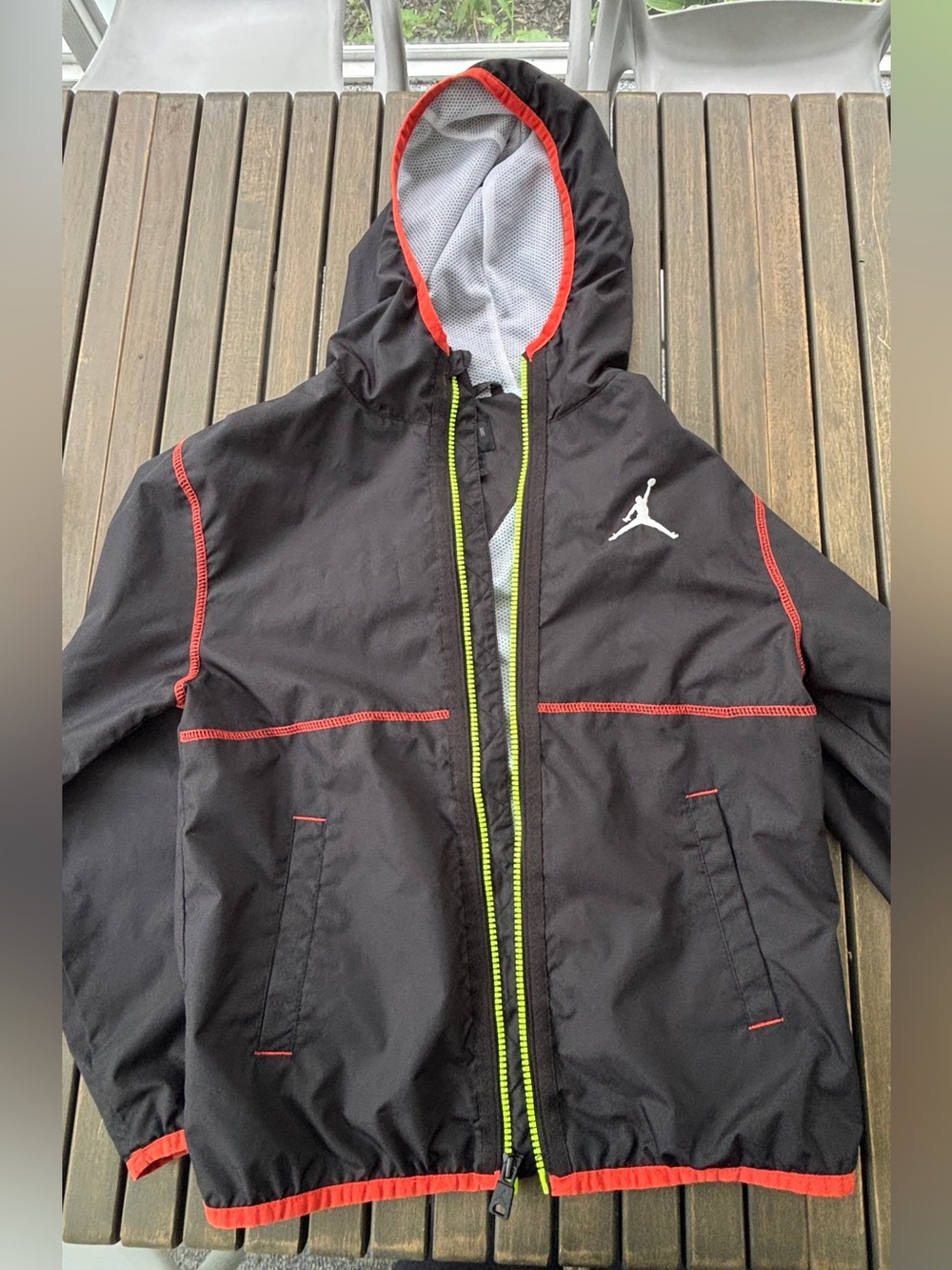 Boys Nike Air Jordan Hooded Windbreaker Jacket (Size Medium 10/12)